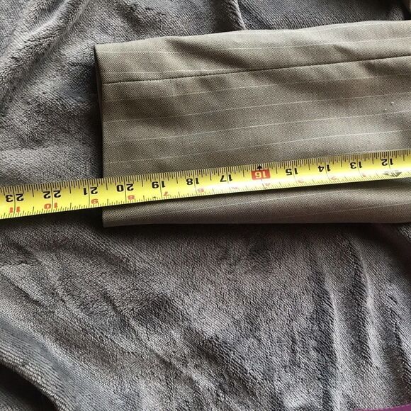 Talbots Wool/Silk Gray PinStriped Blazer 14P Dry Cleaned Pre-Owned - Picture 7 of 8